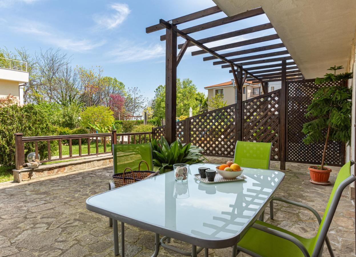 Aparthouse Paradise Bay Apartment Созопол Екстериор снимка