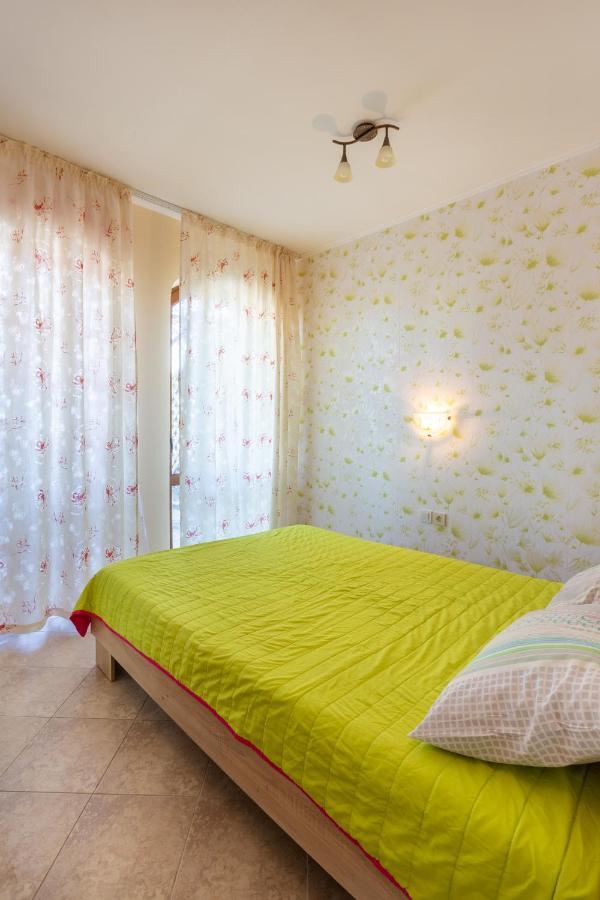 Aparthouse Paradise Bay Apartment Созопол Екстериор снимка
