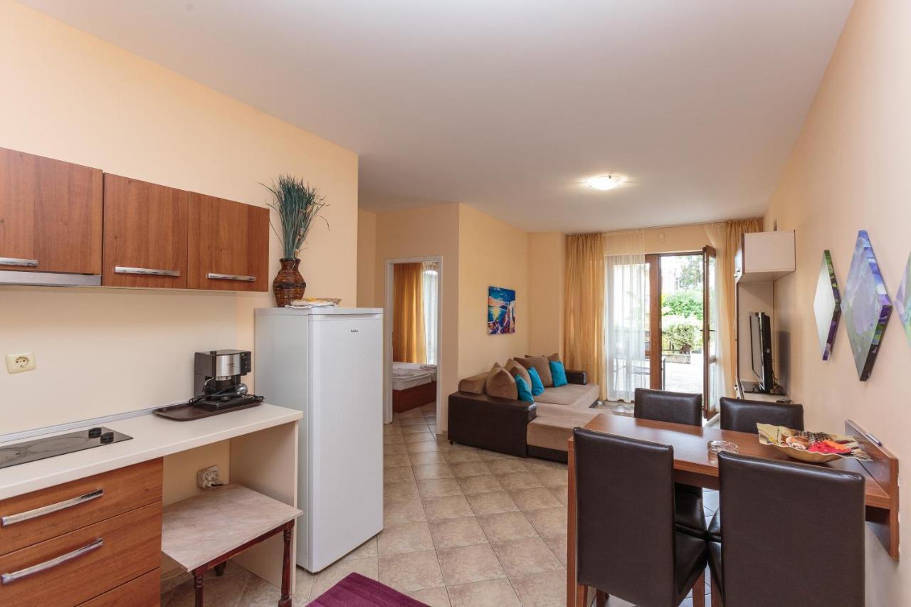 Aparthouse Paradise Bay Apartment Созопол Екстериор снимка