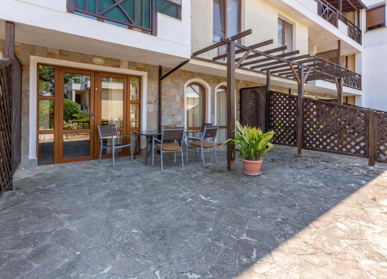 Aparthouse Paradise Bay Apartment Созопол Екстериор снимка
