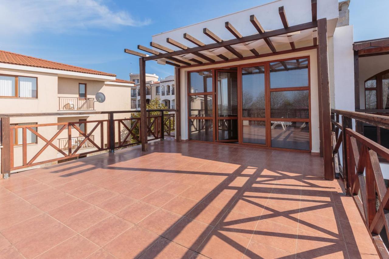 Aparthouse Paradise Bay Apartment Созопол Екстериор снимка