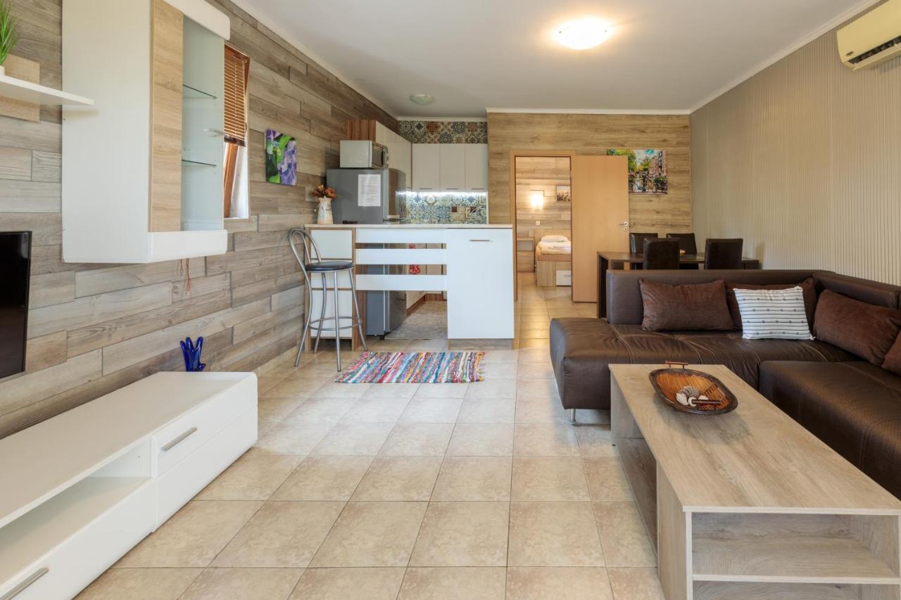 Aparthouse Paradise Bay Apartment Созопол Екстериор снимка