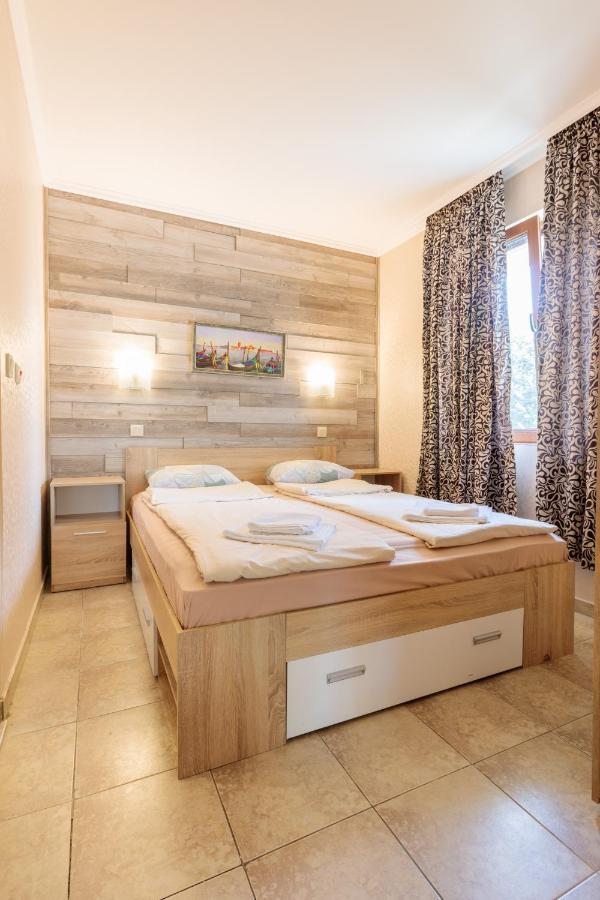 Aparthouse Paradise Bay Apartment Созопол Екстериор снимка