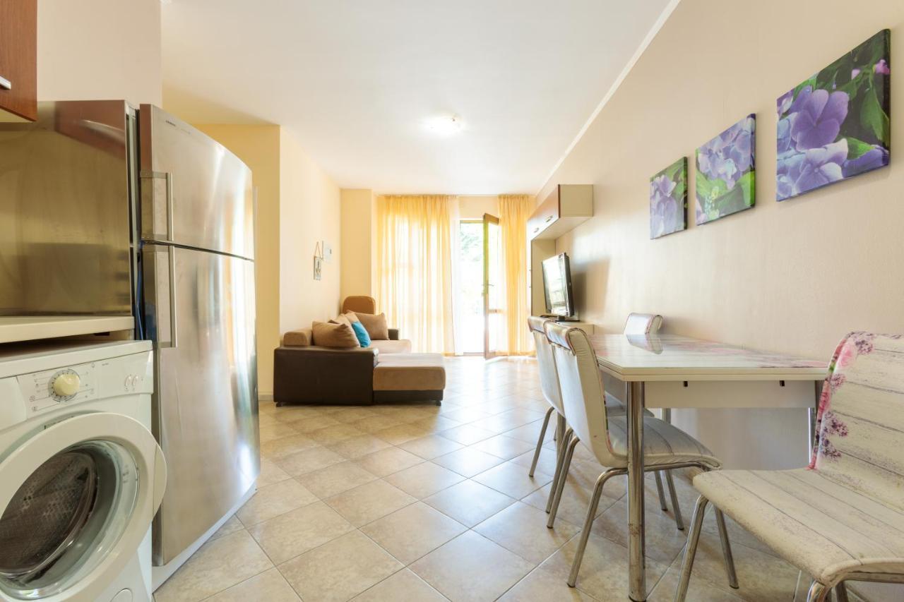 Aparthouse Paradise Bay Apartment Созопол Екстериор снимка